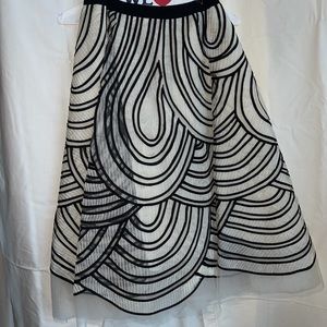 Oscar de la Renta Graphic Black & White A-Line Skirt